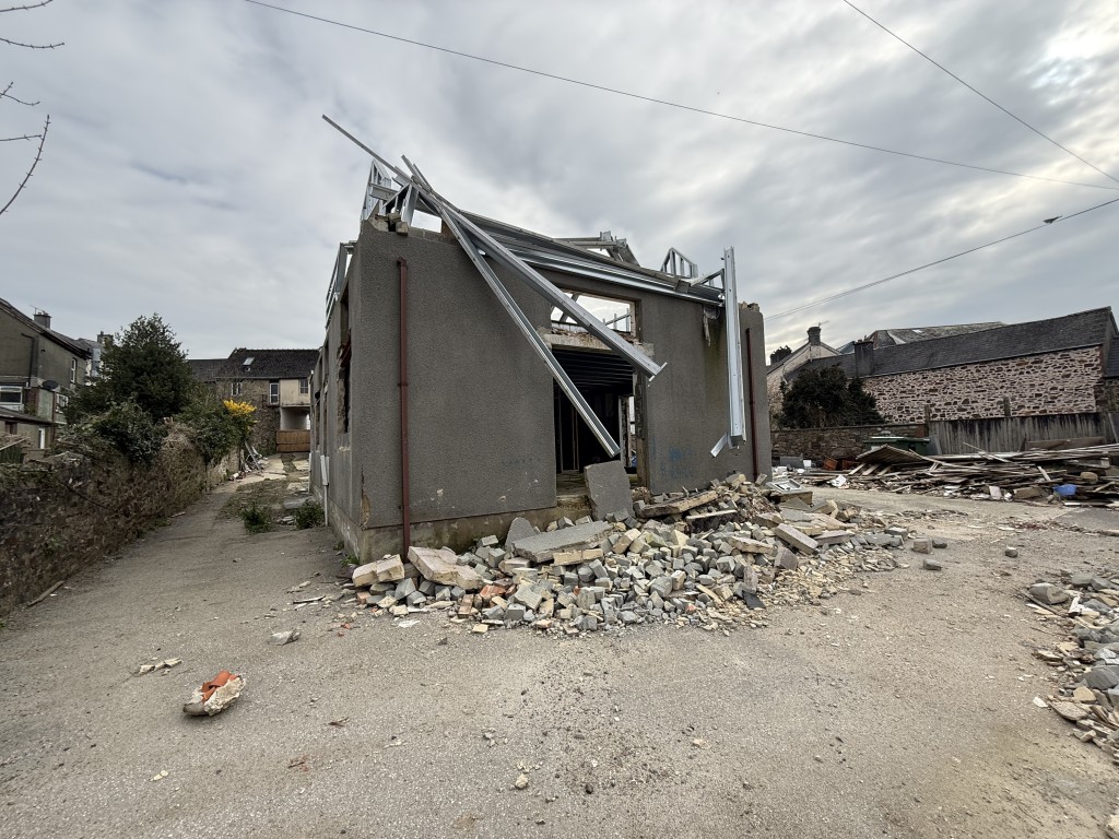 Lot: 145 - REDEVELOPMENT OPPORTUNITY - Part of the site